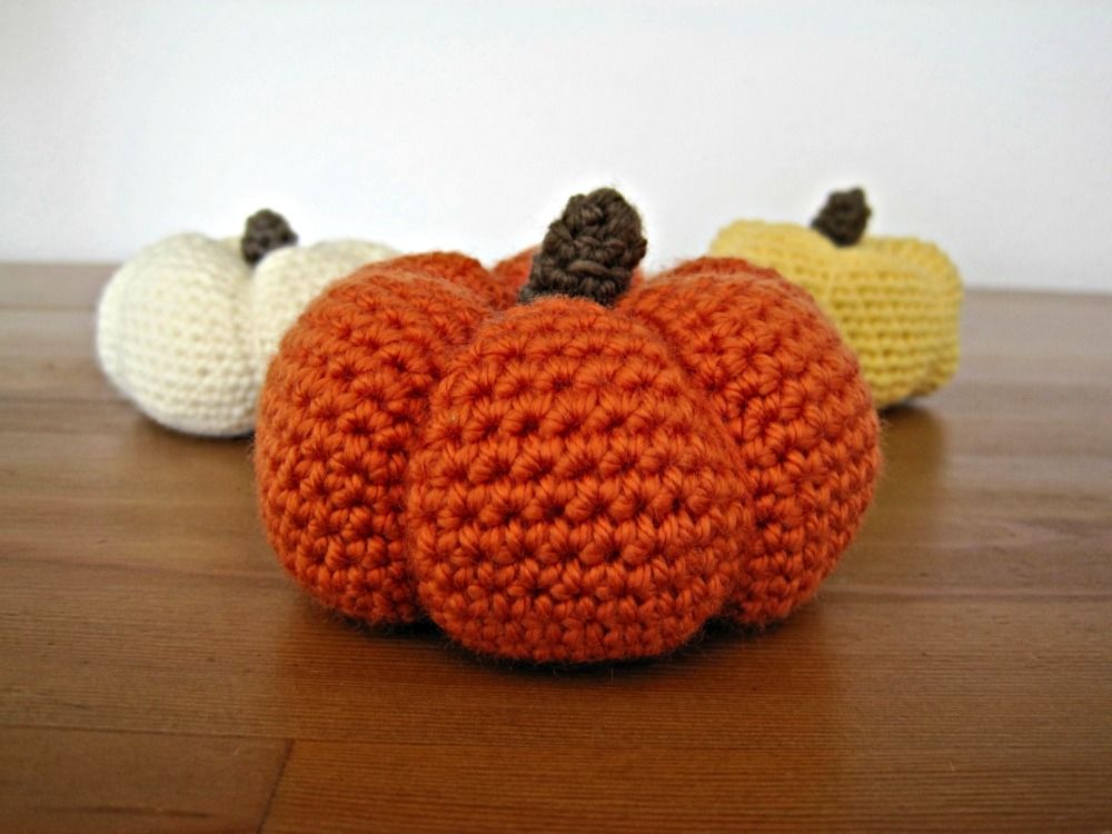 Crochet pumpkins & fall tablescape She's Got the Notion